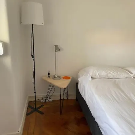 A Lovely Flat In Heart Of Campo De Ourique Lägenhet